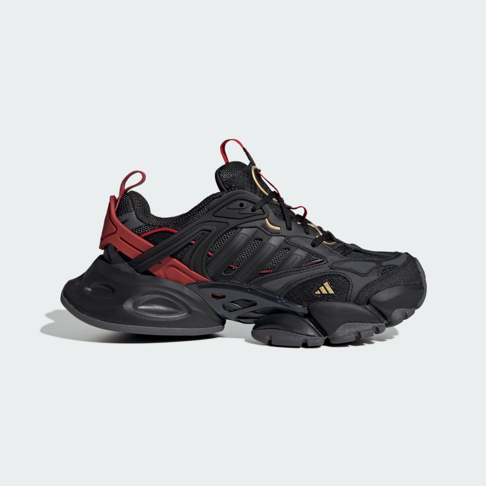 adidas 愛迪達】XLG RUNNER DELUXE 黑紅JQ2974 蛇年限定巴黎世家