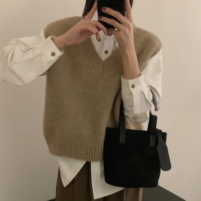【D.studio】韓版V領簡約溫柔疊穿針織背心毛衣 女裝 衣服 寬鬆上衣 顯瘦上衣 冬裝 發熱衣  W176