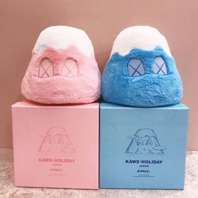 2019AW KAWS HOLIDAY JAPAN 8 Mount Fuji Plush 富士山抱枕限量