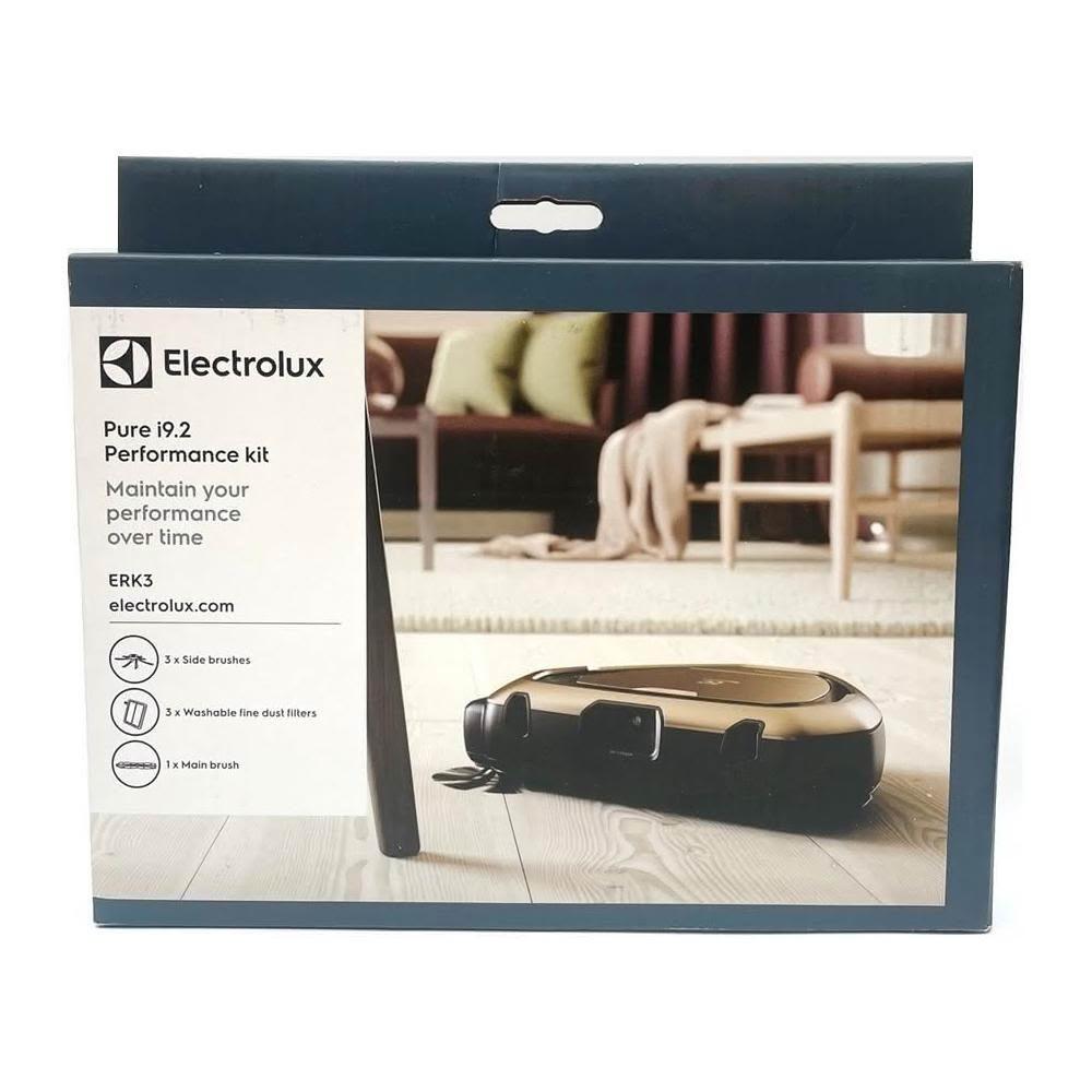 Electrolux 伊萊克斯 ERK3 專用配件套件，包含主刷、邊刷及濾網，適用於日常清潔保養。高效除塵，提升吸塵器效能。為原廠耗材，安裝簡易，確保清潔徹底。注意：此為耗材類產品，恕無保固，感謝您的理解！