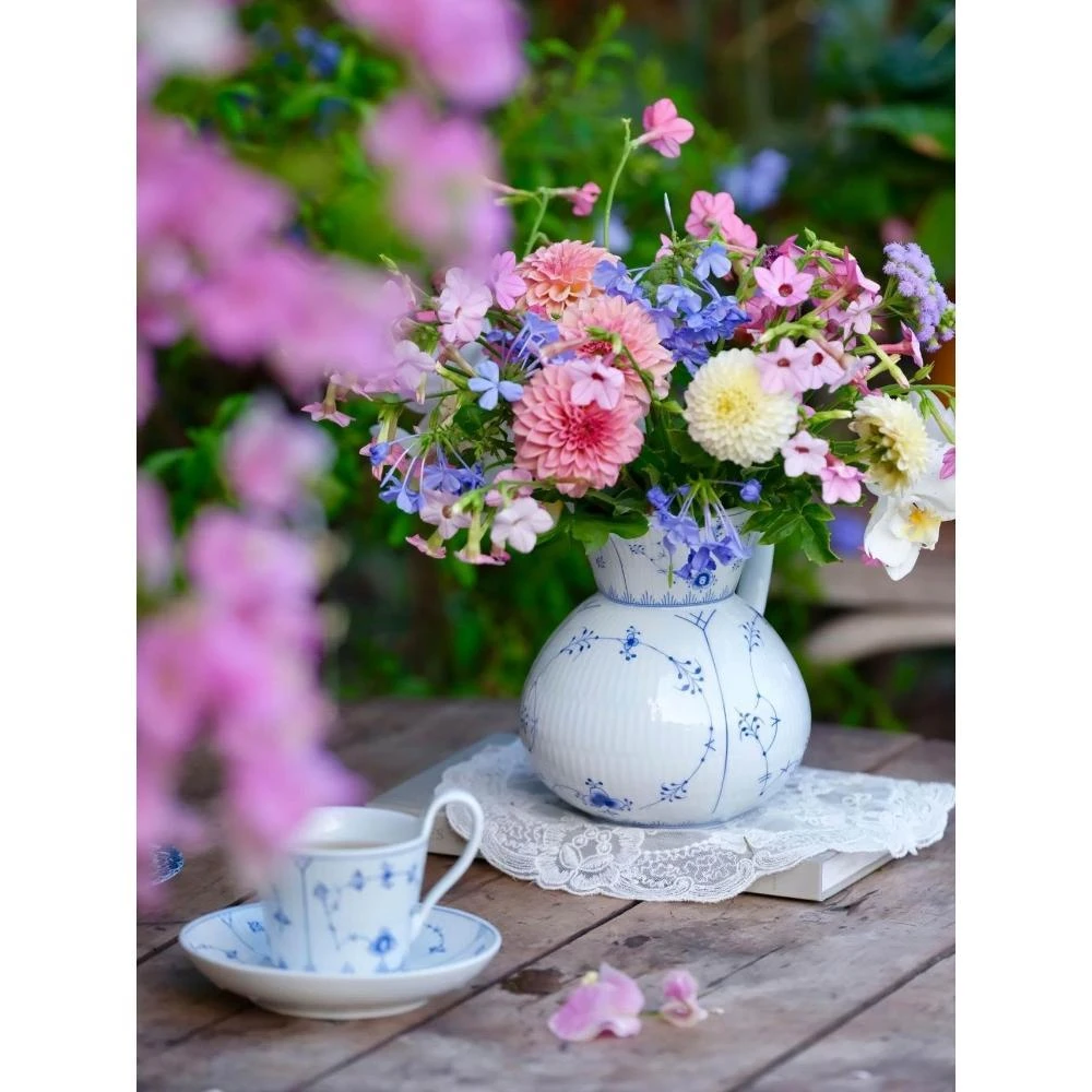 宋代 定窑 包口刻花卉纹盘口瓶 陶芸 文房具 置物 古美術 花瓶 禮品 年代物 宋代 定窑 包口刻花卉纹盘口瓶 陶芸 文房具 置物 古美術