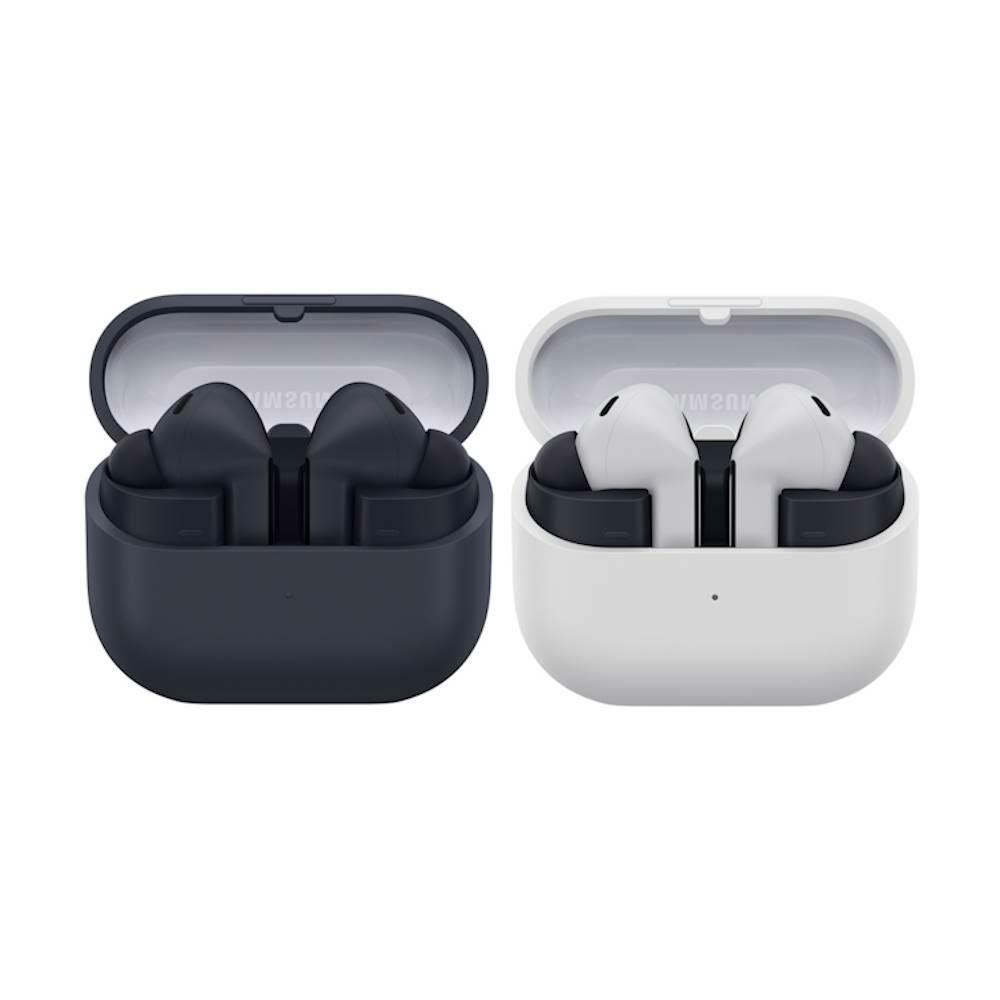  SAMSUNG 三星 Galaxy Buds3 藍芽耳機，採用耳塞式設計，適合一般使用與運動場合。內建麥克風，支援 Android 作業系統與 TYPE-C 充電，顏色選擇銀河灰或雲朵白。輕巧舒適，提供優異音質與便利連線，一年保固，完美適合日常通勤與戶外活動的無線耳機選擇。 