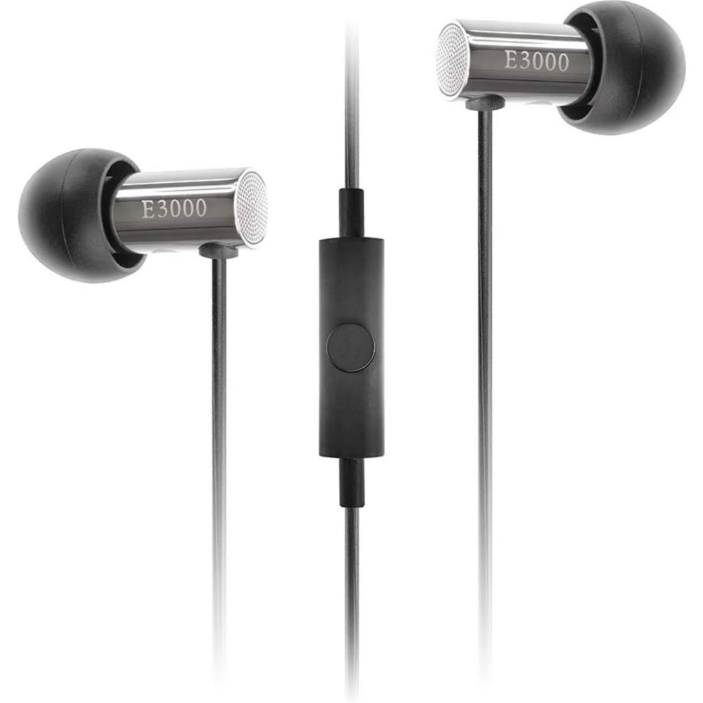Final ag E3000 Final E3000 來自日本 Final Audio 品牌的經典有線入耳式運動耳機,採用輕巧外型設計,配戴舒適不壓耳,適合日常運動或通勤使用。耳機頻率響應與靈敏度優異,提供清晰音質體驗。黑色系顏色低調時尚,無防水防塵功能,專注純粹音訊表現。內容物包含 Final Audio E3000 耳道式耳機,線長與規格詳見外包裝。支援多種裝置連線,阻抗與驅動單體確保平衡音效,保固與注意事項請參考包裝。Final E3000 是入耳式有線耳機的理想選擇,帶來專業級聽覺享受!