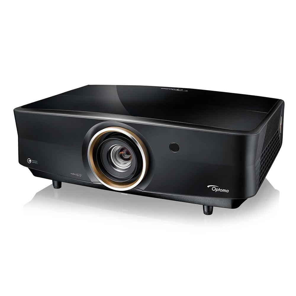 Optoma 奧圖碼 UHC70LV 是一款高效能 4K UHD 雷射投影機，具備 5000 流明亮度及 3,200,000:1 高對比度，支援側投及節能功能，適合商務會議與家用劇院。投射距離 1-10m，畫面尺寸可達 7.65m，內建喇叭，燈泡壽命長達 30,000 小時。解析度 3820 x 2160，投射比例 1.2:1 ~ 1.92:1，重量僅 12kg，黑色設計，中國製造，提供三年以上保固及 BSMI 認證 R43081。完美展現大畫面娛樂與專業投影需求。