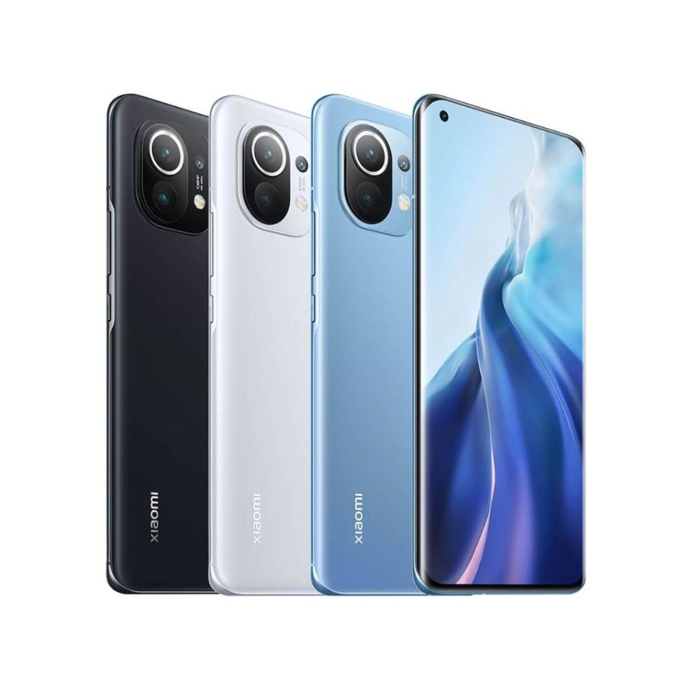 小米 11 是 Xiaomi 旗艦級 5G 雙卡雙待手機，搭載 Qualcomm Snapdragon 888 八核心處理器（最高 2.84 GHz），提供強勁效能與流暢體驗。6.81 吋 AMOLED 螢幕解析度達 3,200 x 1,440 pixels，支援 HDR10+ 顯示。後置三鏡頭系統：108MP 主鏡頭 + 13MP 超廣角 + 5MP 微距，前置 20MP 自拍鏡頭。8GB RAM 搭配 256GB 內建儲存，無記憶卡插槽，執行 Android 作業系統。4600 mAh 電池支援快充，機身輕薄僅 196g，尺寸 164.3 x 74.6 x 8.06 mm。顏色選擇：天際藍、午夜灰、雲朵白。支援 Sub-6 5G 頻段、多 4G LTE 頻段，NCC 認證碼 CC AF21-5G0040T8，適合追求高效能與攝影的使用者。