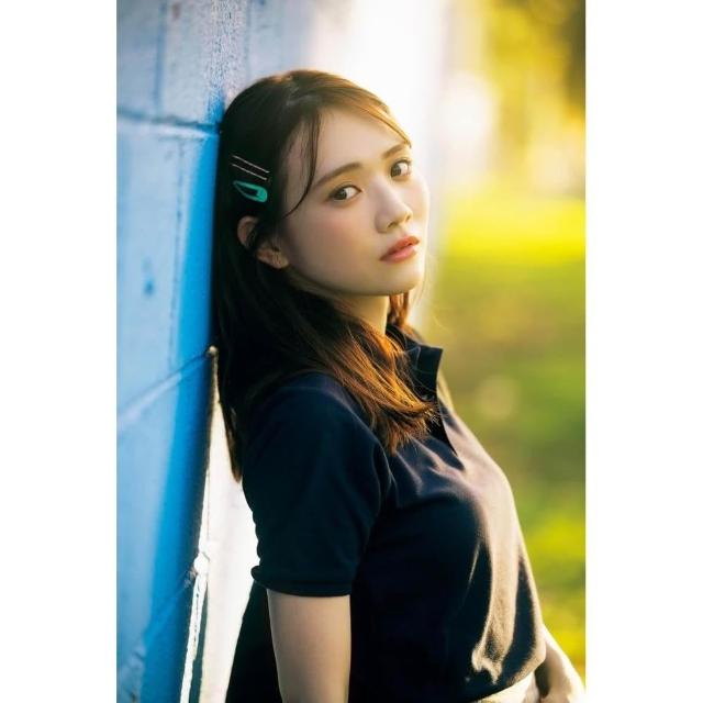 乃木坂46 田村真佑初寫真集《恋に落ちた瞬間》 附：明信片6種類隨機一