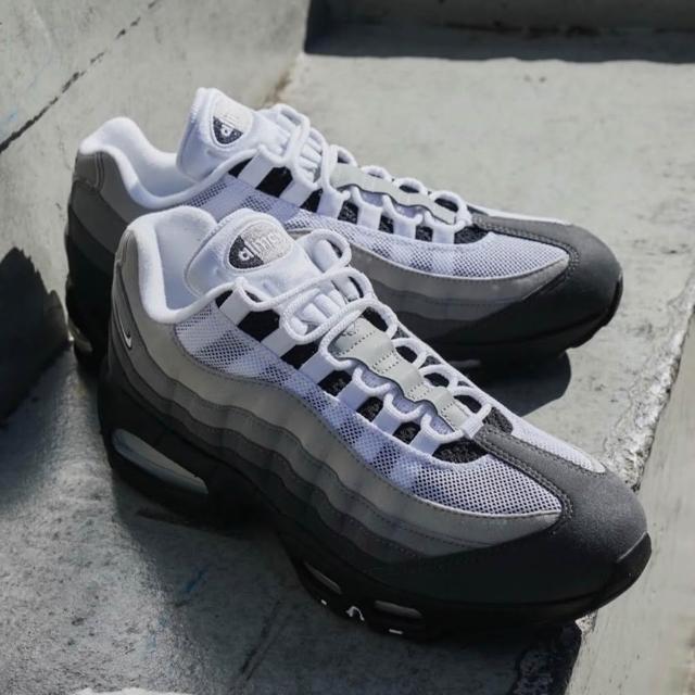 grey tennisbar air max 95