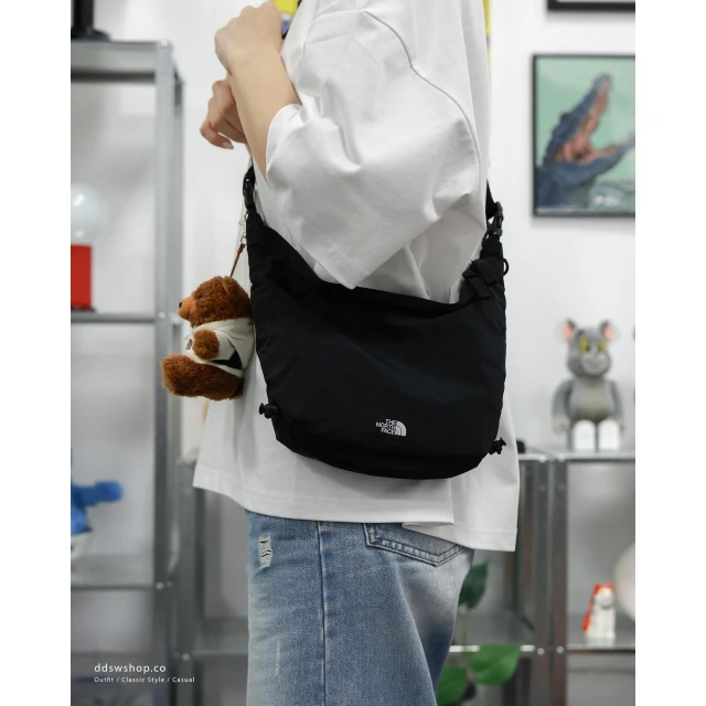 【The North Face】THE NORTH FACE BREEZE CROSS BAG Mini 抽繩半月包